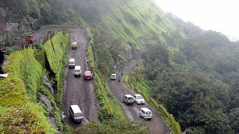 Mahabaleshwar, Panchgani, Traffic Diverted, Satara News