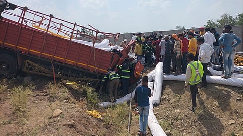 Buldhana News Three freak accidents on Samriddhi Highway Three persons died on the spot
