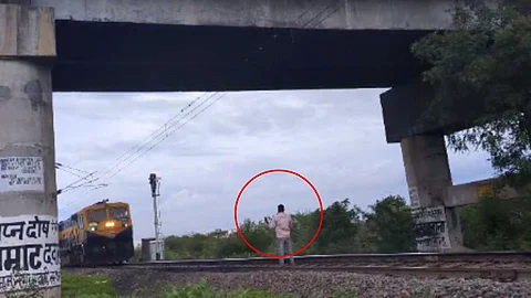 Jalna Railway Shocking News