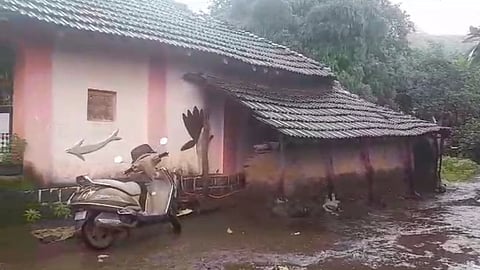 raigad News loud noise from the ground at kasbeshivathar village in mahad taluka