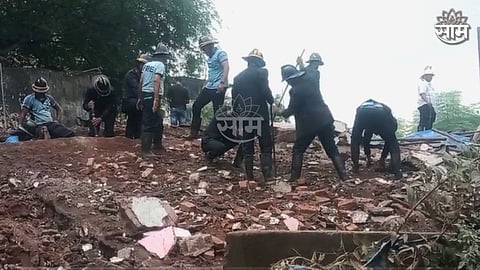 Dombivli Building Collapse: डोंबिवलीत तीनमजली इमारत कोसळली, ढिगाऱ्याखाली काहीजण अडकल्याची भीती