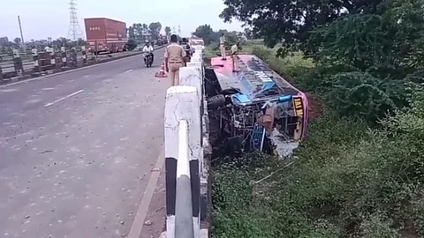 Jalna private bus accident