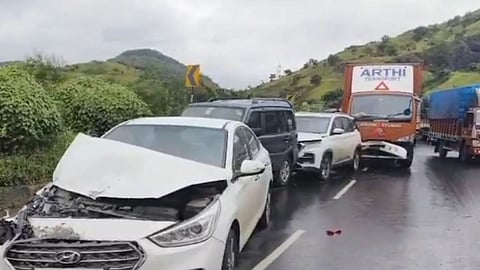 pune bangalore national highway, satara news, satara accident news