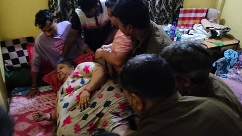 Woman 160kgs Falls Off Bed