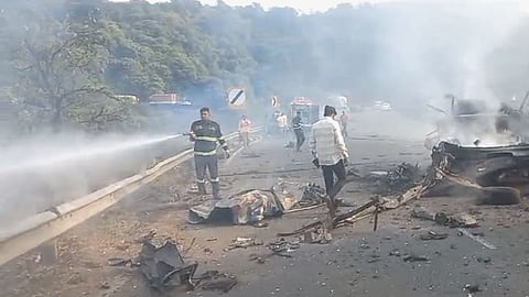Mumbai Pune Expressway Accident
