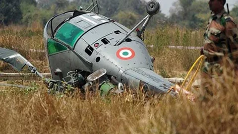 Chetak Helicopter Crash: टेकऑफ करताना नौदलाचं चेतक हेलिकॉप्टर कोसळलं, अपघातात एकाचा मृत्यू 