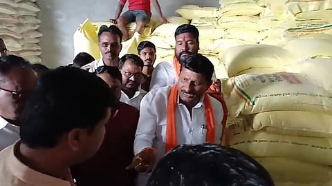 shivs sena uddhav thackeray faction andolan in washim