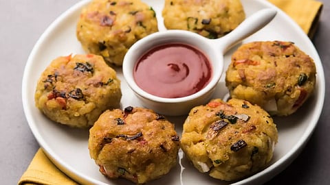 Poha Pakoda Recipe in Marathi