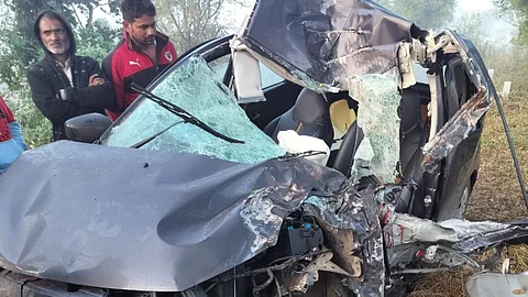 two passed away three injured in a car accident at bhandara korambi road