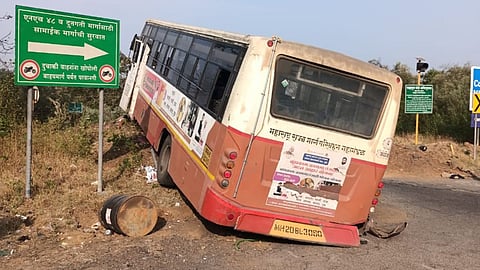 swargate alibag bus met with accident at khandala ghat