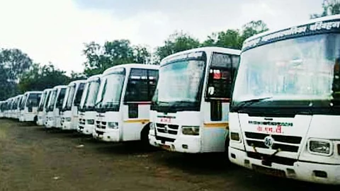 kolhapur kmt staffers on strike over pay hike and other issues