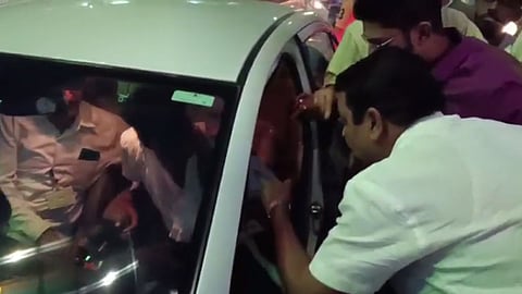satej patil supporters beaten to rajaram factory managing director in kolhapur