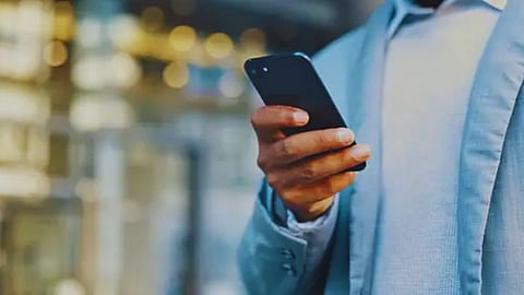 Repair Phone Speaker: फोनचा स्पीकर खराब झालाय का? आता घरच्याघरीच करा दुरूस्त, जाणून 'घ्या' या टिप्स