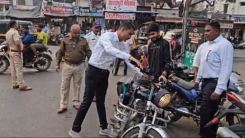 nandurbar police bans pataka silencer