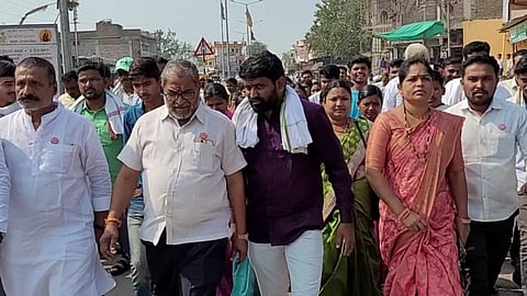 ban leaders in village and taluka places says raju shetti