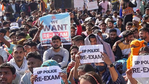 UP Police Exam Cancelled: उत्तर प्रदेशात पोलीस भरतीचा पेपर लीक, विद्यार्थ्यांच्या आंदोलनानंतर परीक्षा करण्यात आली रद्द