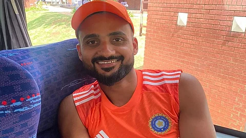 Who is Akash Deep:आंतरराष्ट्रीय भारतीय क्रिकेट संघात स्थान मिळवणारा आकाश दीप आहे तरी कोण?
