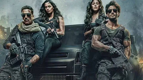 Bade Miyan Chote Miyan Trailer