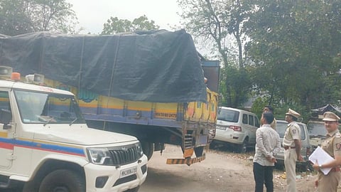 buldhana police seized ration rice and truck worth rs 28 lakhs