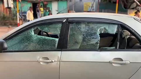 youth fighting in takala area near kolhapur