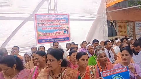 30 villages from wai demands dhom balkawadi water