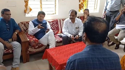 deepak kesarkar warns sangeli navodaya vidyalaya administration