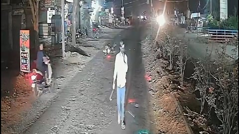 latur midc police arrests youth carrying weapon