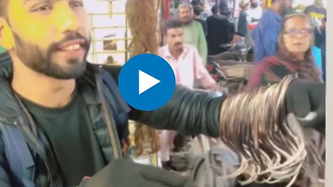 Man Selling Snakes Video Viral