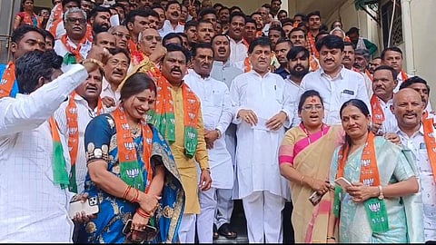 hundreds of nanded congress karyakarta enters bjp today in presence of ashok chavan