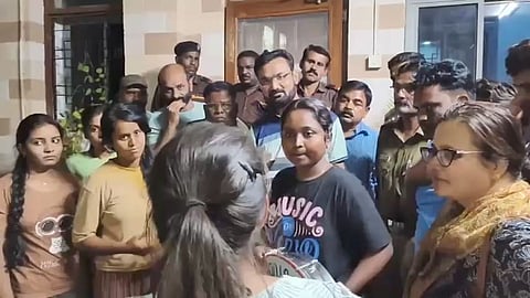 Students March On Vice-Chancellors Bungalow