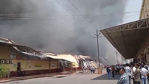 massive fire broke out at 14 mile logistics park on amravati road nagpur