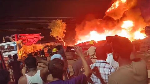 fire breaks out at godown kerli near kolhapur ratnagiri road