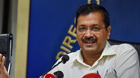 Arvind Kejriwal: अरविंद केजरीवाल यांना पुन्हा धक्का! जामिनावरील जनहित याचिका फेटाळली; ७५ हजारांचा दंडही ठोठावला