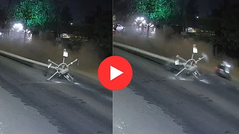 दैव बलवत्तर म्हणून वाचला! ट्रकच्या धडकेत विजेचा खांब कोसळला; पुढे जे घडलं ते.. काळजाचा ठोका चुकवणारा VIDEO