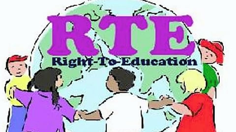 RTE Admission : आरटीई प्रवेशाच्या परिपत्रकात बदल; स्वराज्य संघटनेने शिक्षण आयुक्तांना घंटा वाजवून दिले निवेदन