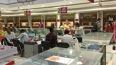 IT Department: जळगाव सुवर्ण नगरीतील प्रसिद्ध ज्वेलर्स आयकर विभागाच्या रडारवर