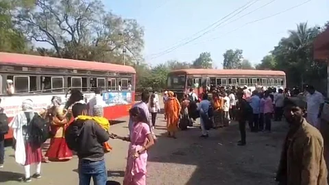 thousands of devotees attend chaitra utsav of saptashrungi devi