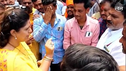 'मराठा आरक्षणासाठी पाठिंबा द्या', बीडमध्ये पंकजा मुंडेंसमोर आंदोलकांची घोषणाबाजी; VIDEO