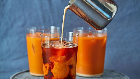 Thai Ice Tea Recipe: उन्हाळ्यात चहाप्रेमींनो बनवा थाय आइस टी; जाणून घ्या रेसिपी