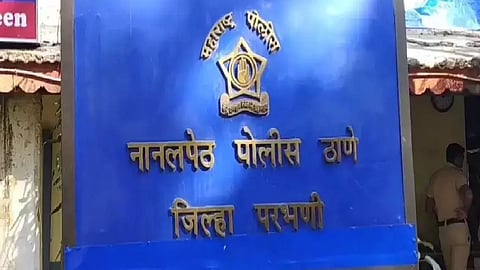 parbhani lcb arrests police accpeting 10 thousand bribe