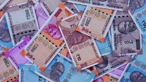 निवडणूक आयोगाची कारवाई