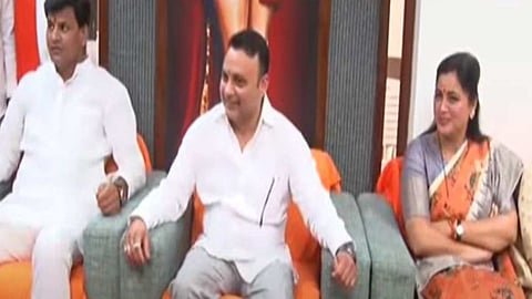 navneet ravi rana meets abhijeet adsul on eve of amravati lok sabha election 2024