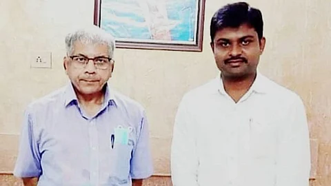 dhananjay dandale resigns vanchit bahujan aghadi joins congress akola