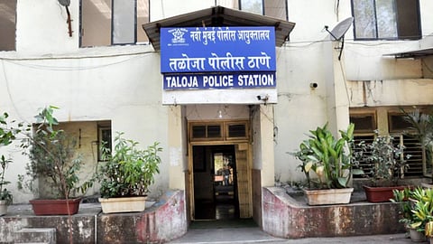 fake currency notes worth rs 2 lakh seized 1 arrested in navi mumbai