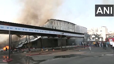गुजरातच्या राजकोटमध्ये मॉलच्या गेमिंग झोनला भीषण आग, २४ जणांचा मृत्यू