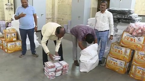 Baramati News: मतदार आणि निवडणूक कर्मचाऱ्यांसाठी आरोग्य सेवा; मतदान केंद्रावर मेडीकल कीटची सुविधा