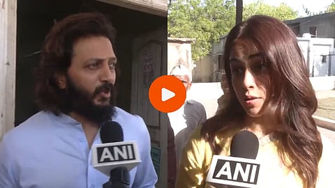 Dharashiv Loksabha Election : रितेश देशमुख आणि जेनिलिया देशमुखने बजावला मतदानाचा हक्क, लातूरमध्ये सहकुटुंब केलं मतदान