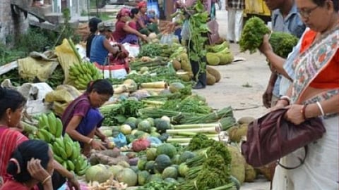 unseasonal rain and hailstorm effect vegetables price rise by 20 per cent in maharashtra
