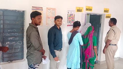 lok sabha election voter from maharashtra cast vote in telangana adilabad constituency