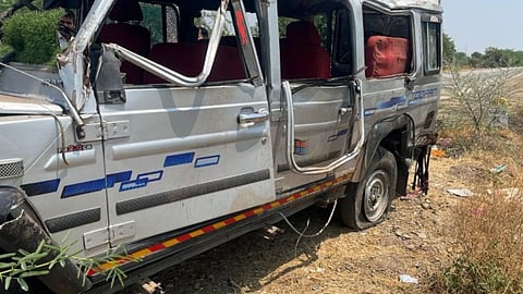 three passed away from car in a road accident near sangola